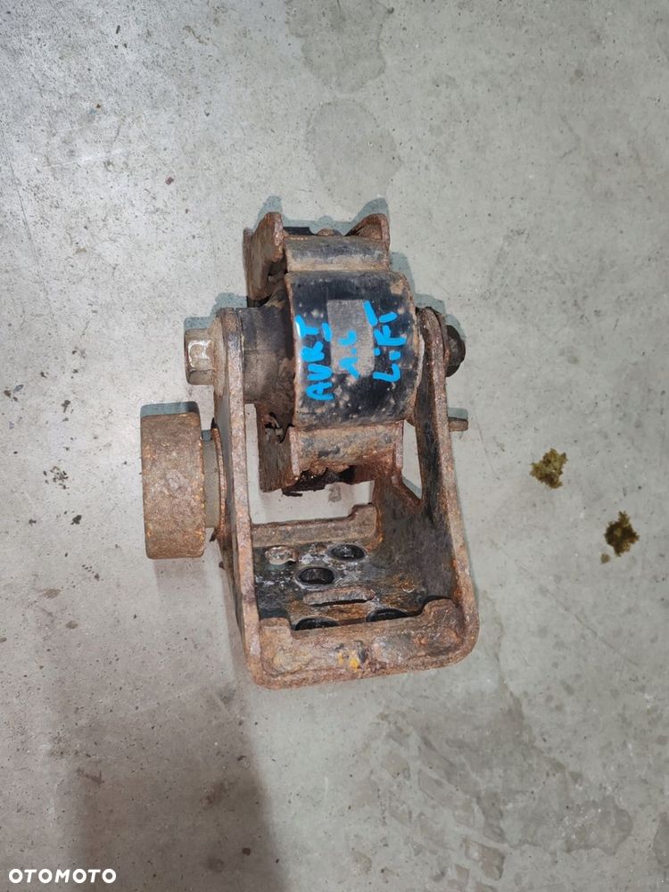 Łapa poduszka skrzyni biegów 1.6 Valvematic Toyota Auris I lift 10-12 - 1