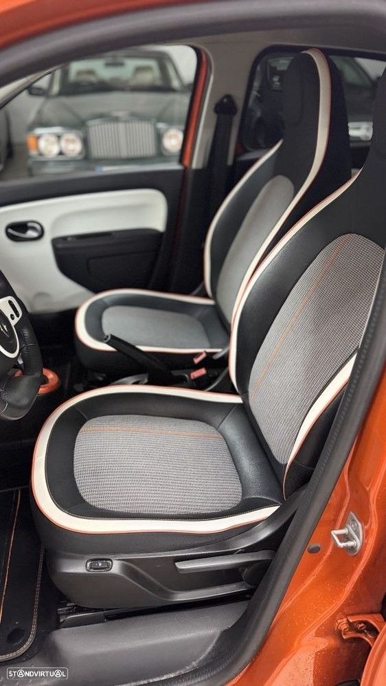 Renault Twingo Z.E. 22 Intens - 14