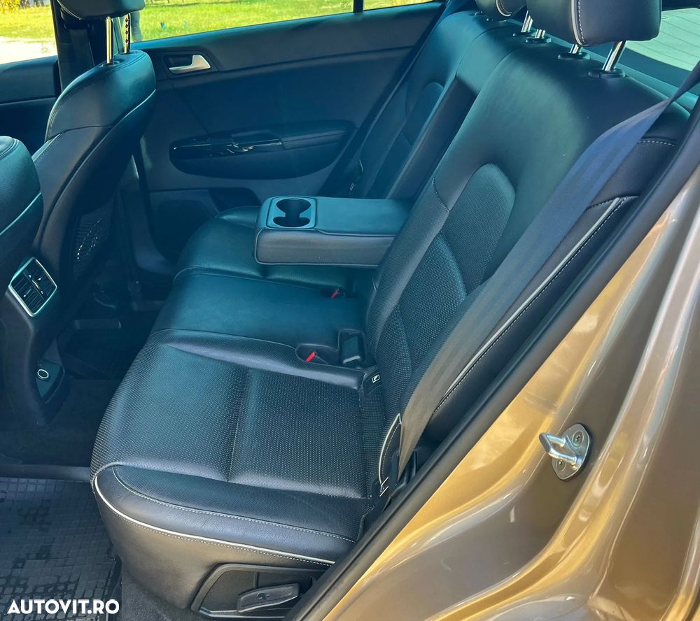 Kia Sportage 1.6 T-GDI 6MT 4x2 GT Line - 8