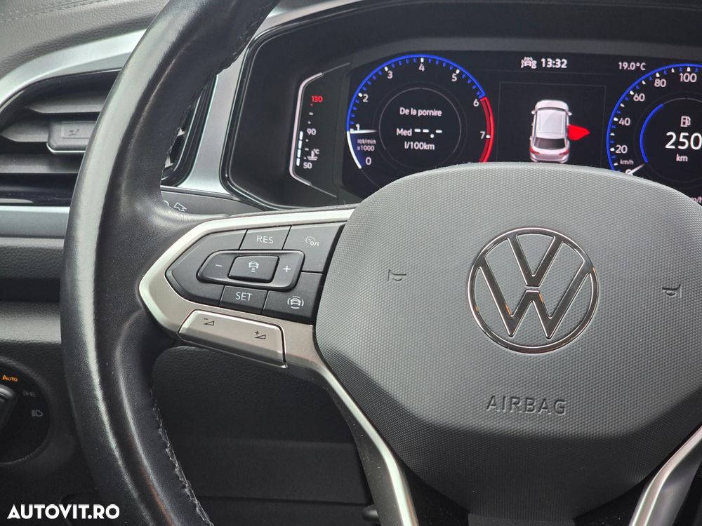Volkswagen T-ROC - 12