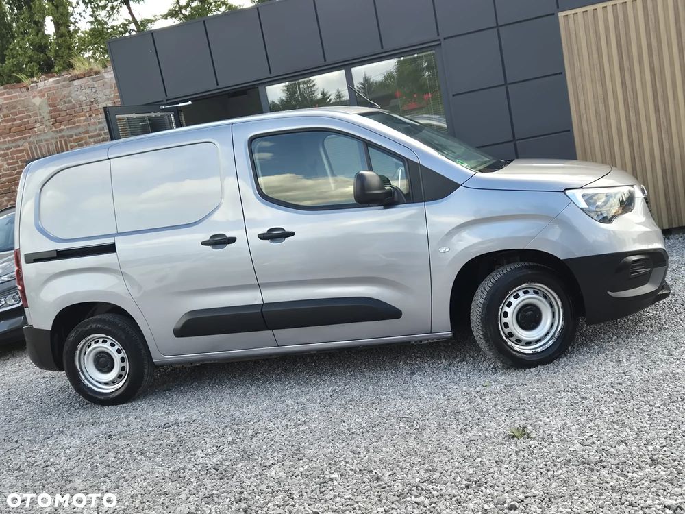 Opel COMBO - 17