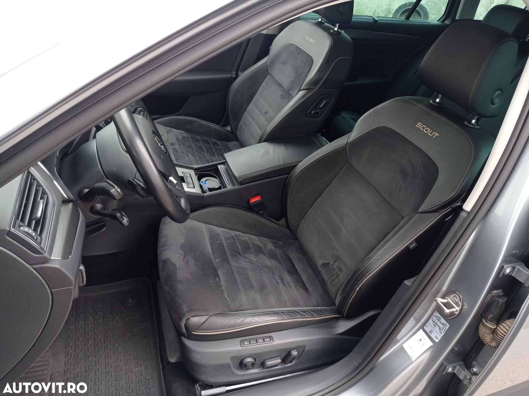Skoda Superb Combi 2.0 TDI 4X4 DSG Scout - 16