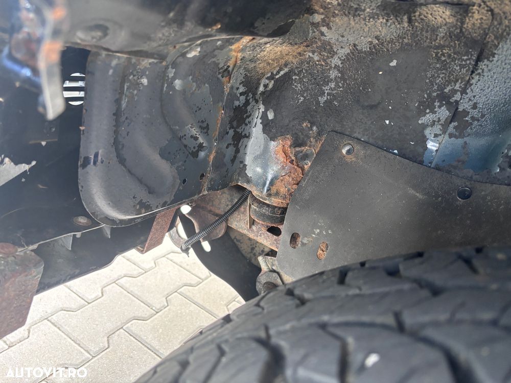 Mitsubishi Pajero Sport 2.5 TD Intense Piele + - 16