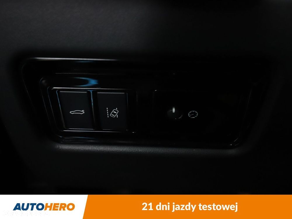 Jaguar XF 2.0 i4D R-Sport - 35