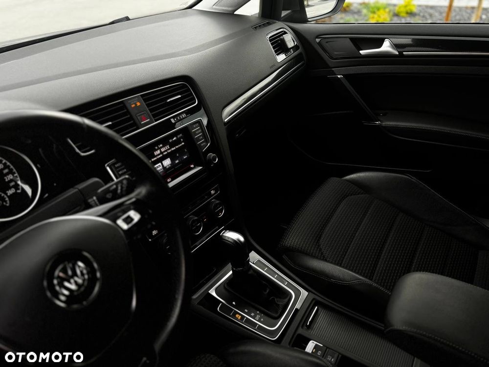 Volkswagen Golf 1.6 TDI Highline DSG - 9