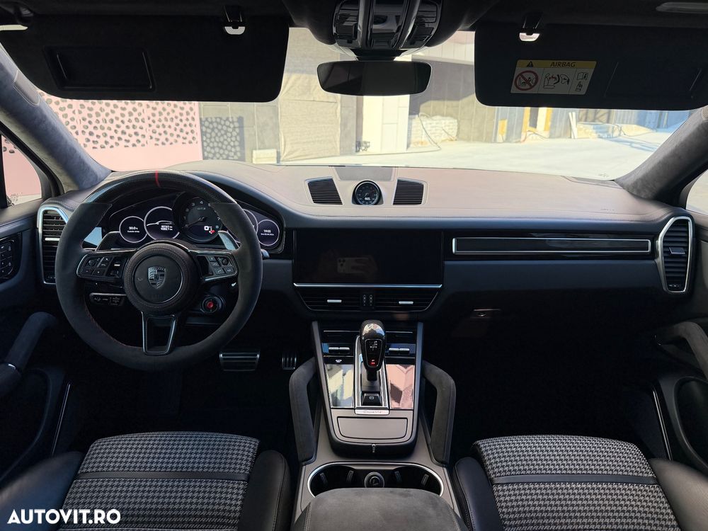 Porsche Cayenne - 14