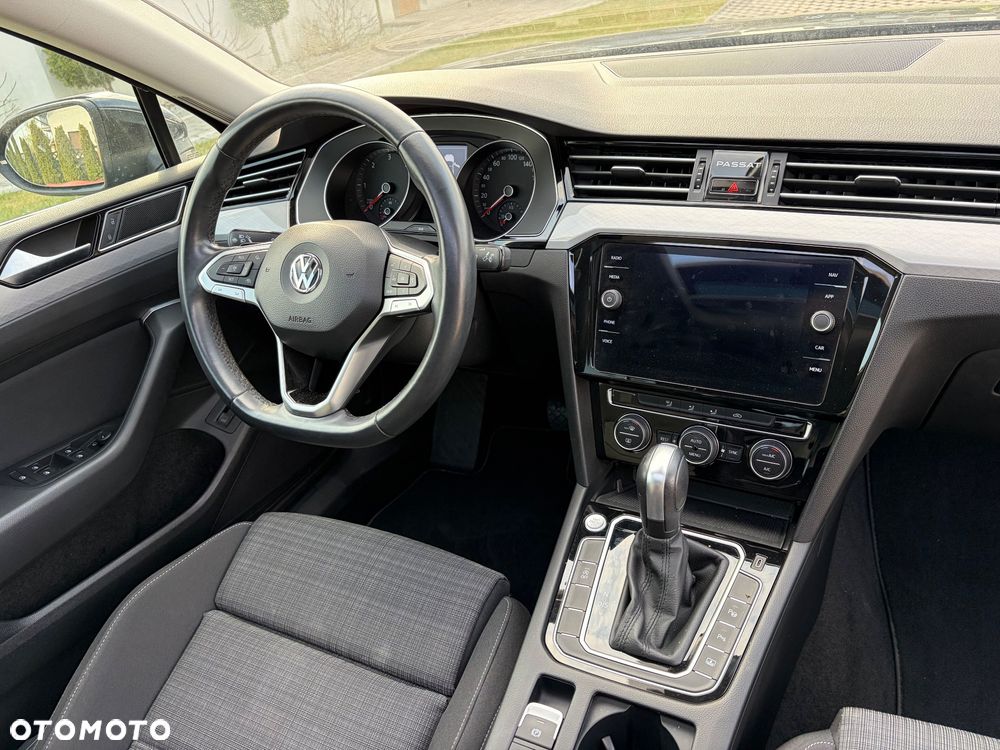 Volkswagen Passat 2.0 TDI SCR DSG Comfortline - 12