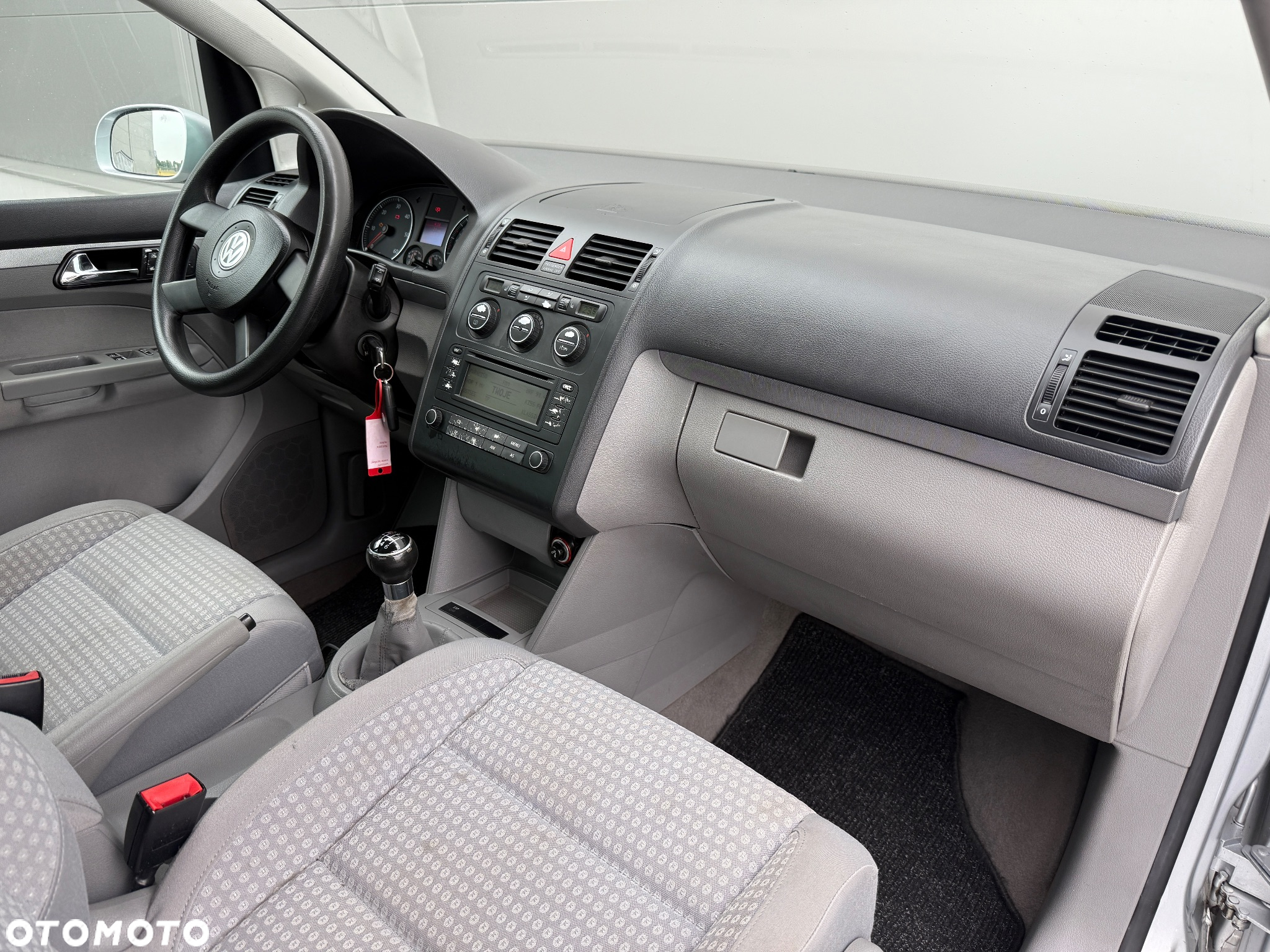 Volkswagen Touran - 22