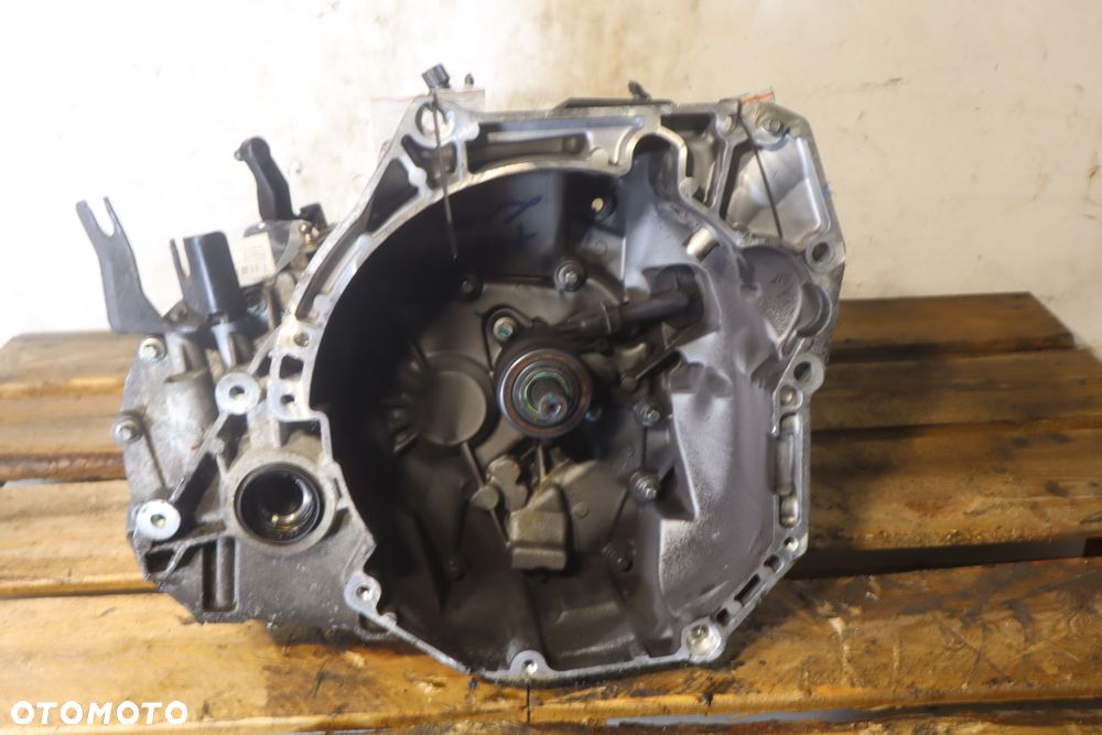SKRZYNIA BIEGÓW 5 BIEGOWA NISSAN MICRA IV K13 1.2 JH3195 - 1