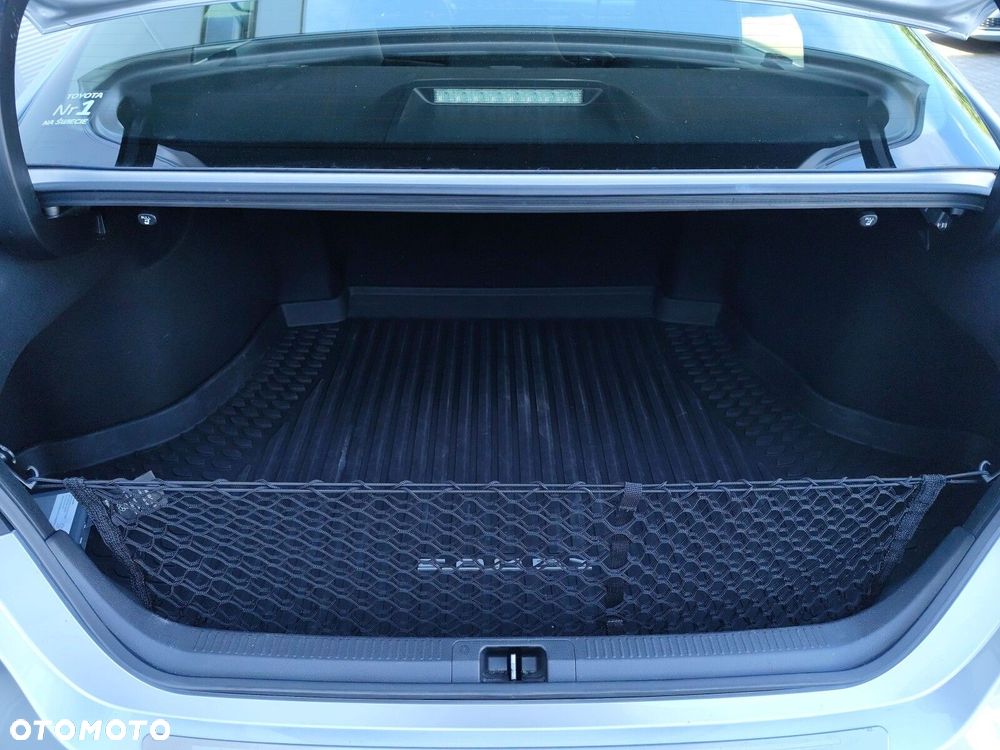 Toyota Camry 2.5 Hybrid Comfort CVT - 27