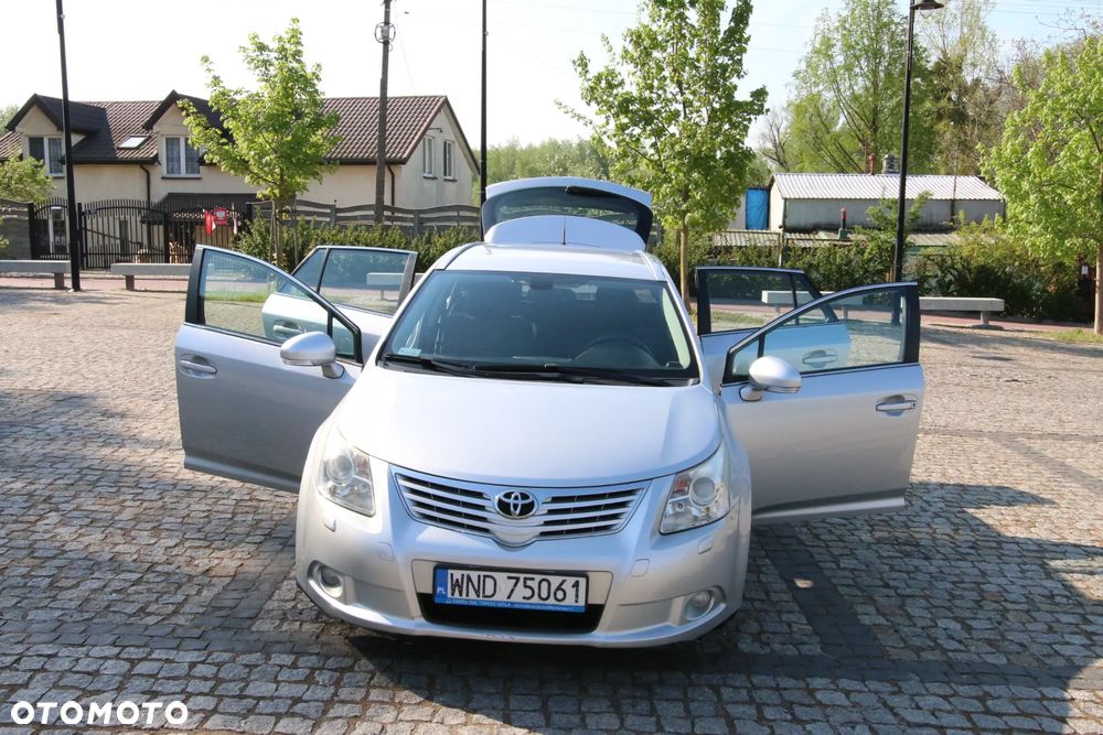Toyota Avensis 1.8 Sol - 16
