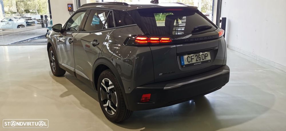 Peugeot e-2008 54 kWh Allure — fotografia 3