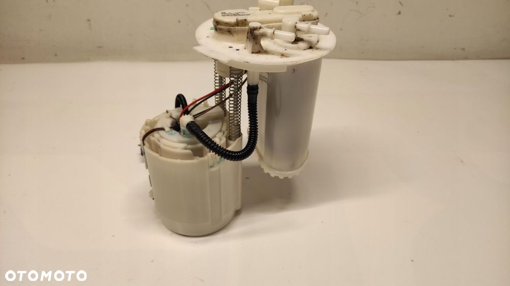 HYUNDAI I20 II POMPA PALIWA PŁYWAK 1.2 BENZYNA G4LA 31110-C8000 14-19 - 2