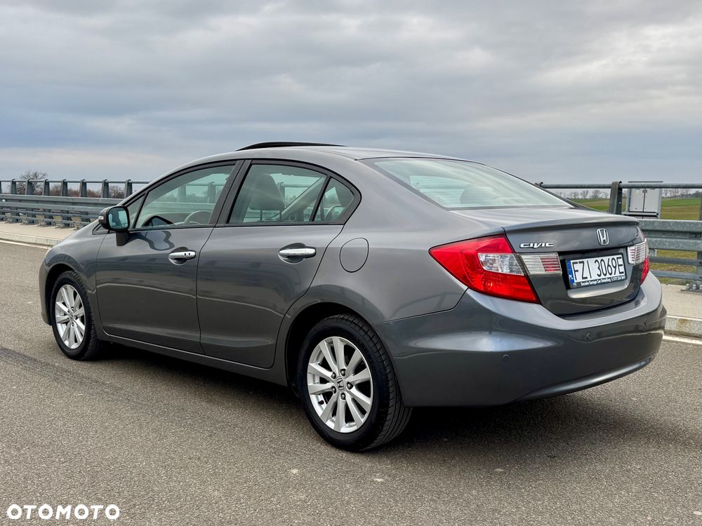 Honda Civic 1.8 Executive i-SHIFT - 6