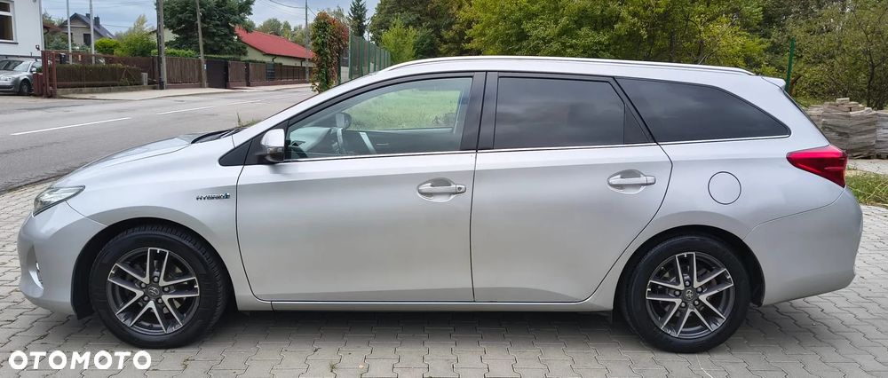 Toyota Auris 1.8 HSD Luna - 4