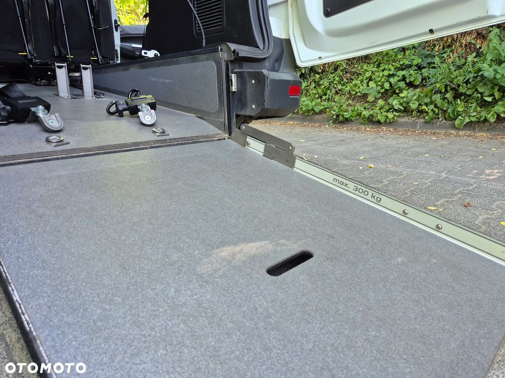 Ford Transit Connect - 33