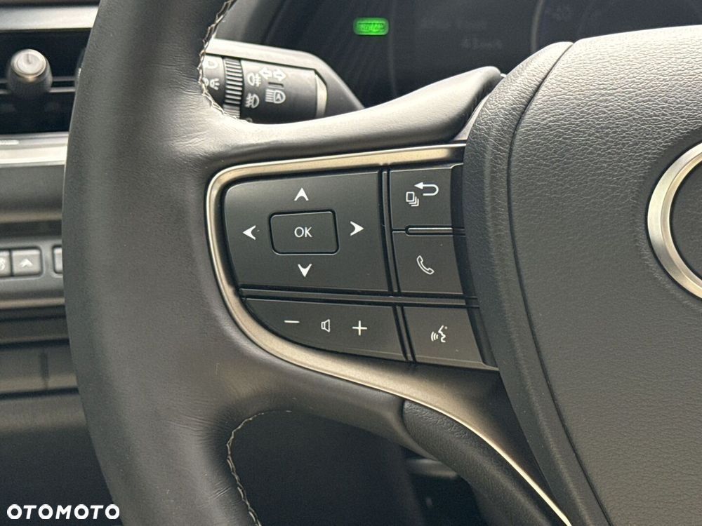 Lexus UX - 26