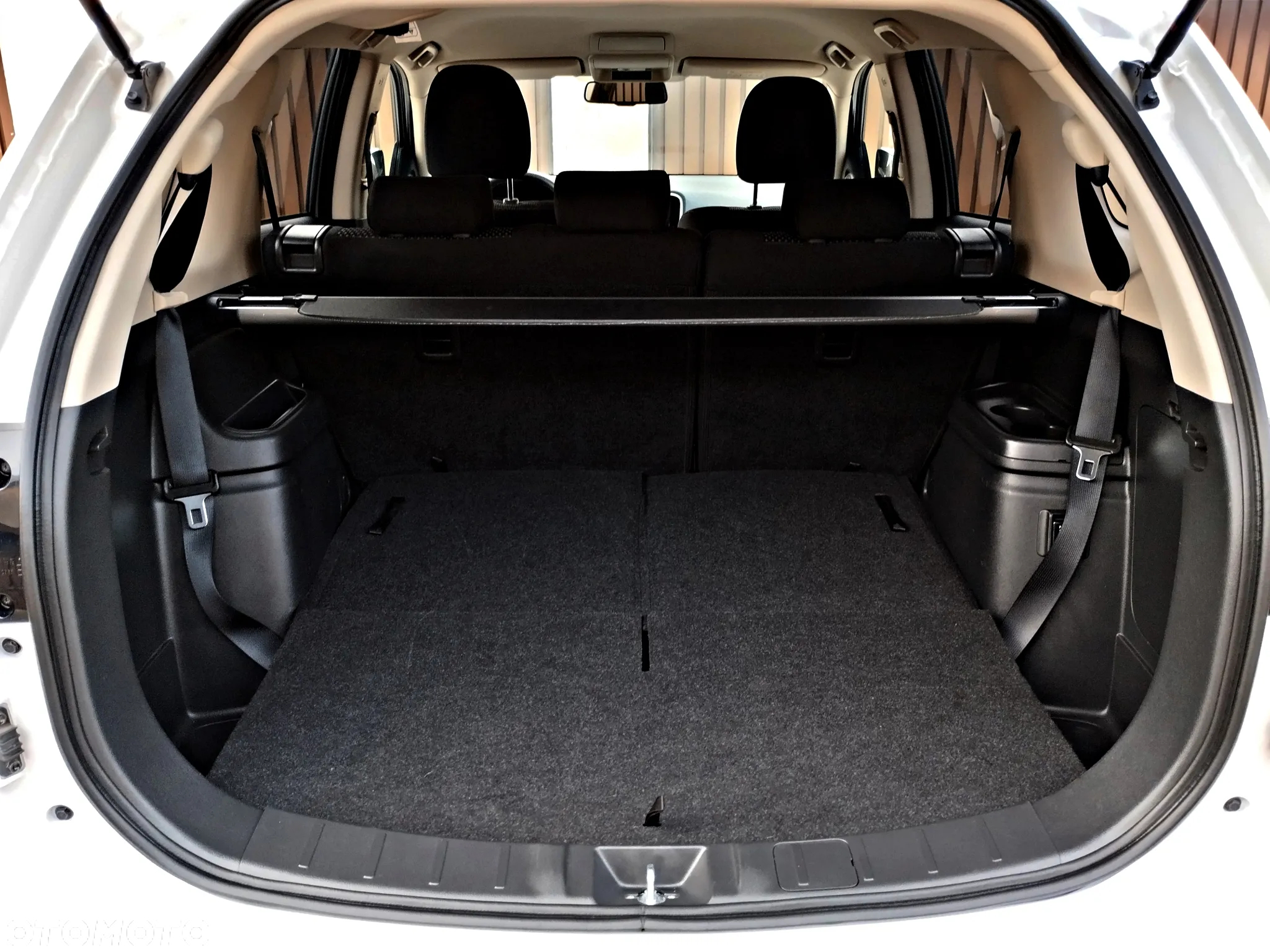 Mitsubishi Outlander 2.0 Intense + Navi 4WD CVT - 25