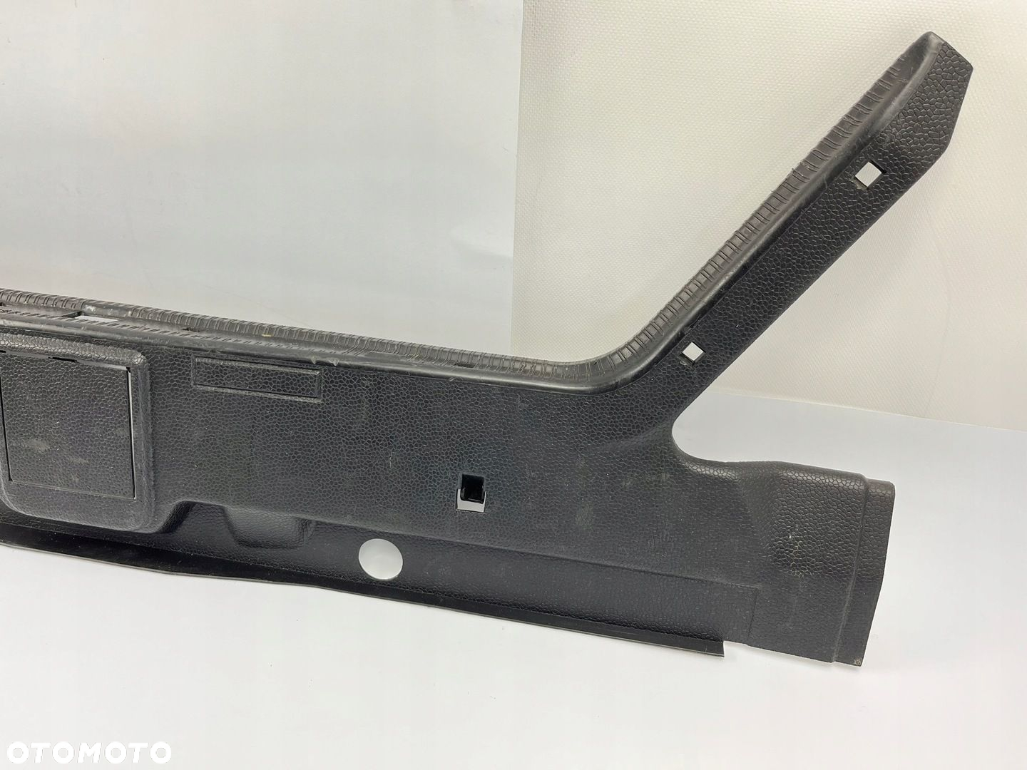 OSŁONA PASA TYLNEGO W BAGAŻNIKU MERCEDES W124 COUPE CABRIO 1246942325 - 2