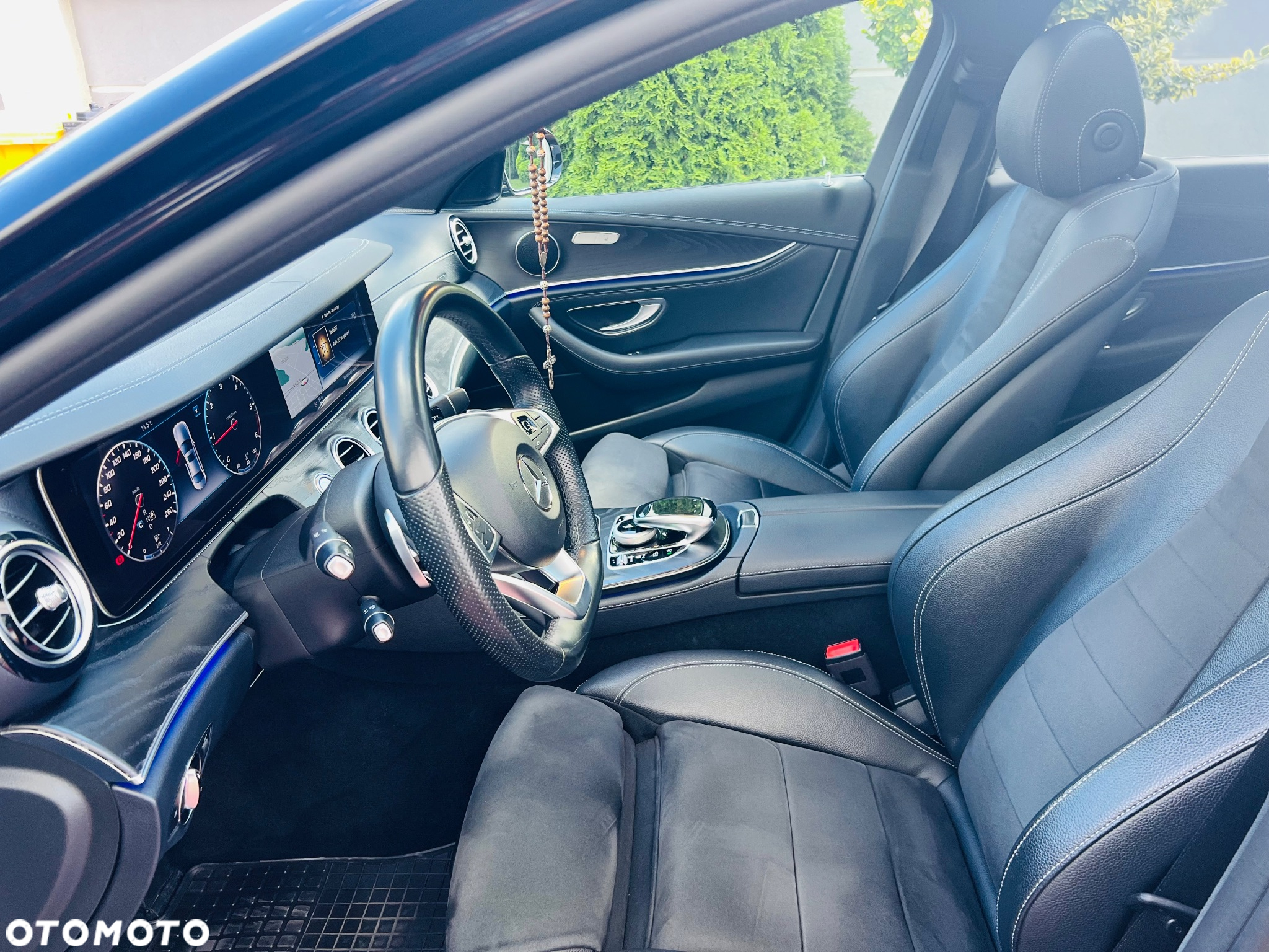 Mercedes-Benz Klasa E 220 d 4-Matic 9G-TRONIC - 16
