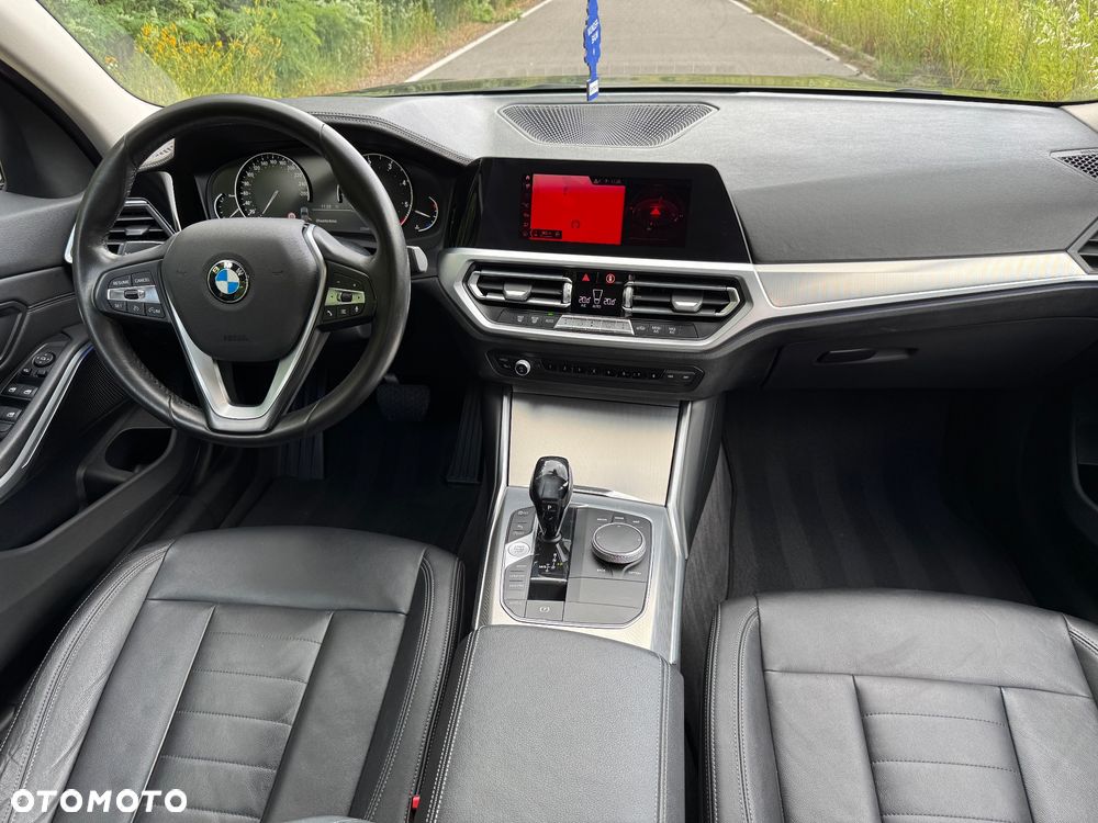 BMW Seria 3 318d Edition Luxury Line Purity - 25