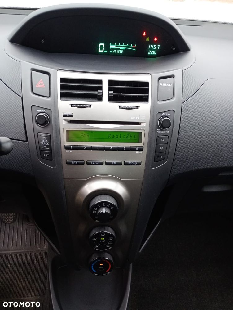 Toyota Yaris 1.4 D-4D Sol - 15