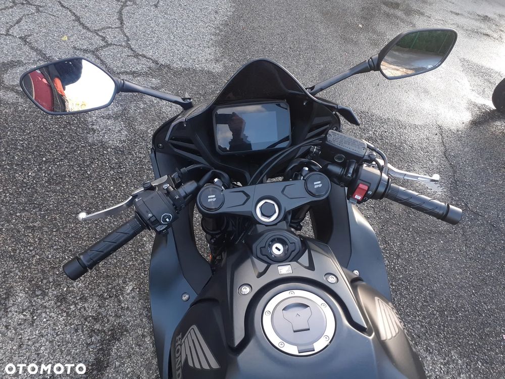 Honda CBR - 7