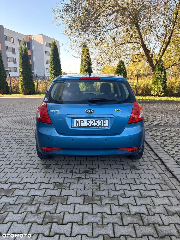Kia Ceed - 9