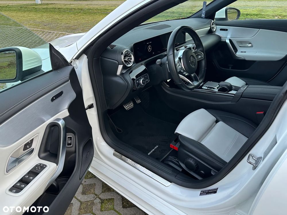 Mercedes-Benz CLA 180 d 7G-DCT AMG Line - 12