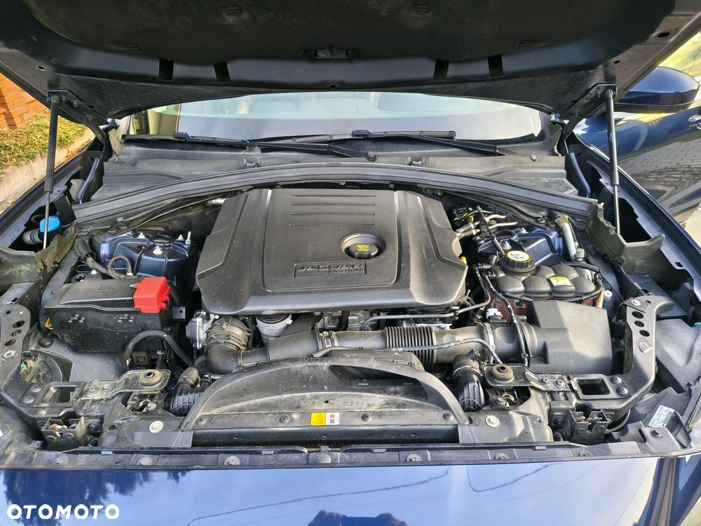 Jaguar F-Pace ver-20d-awd-prestige - 18