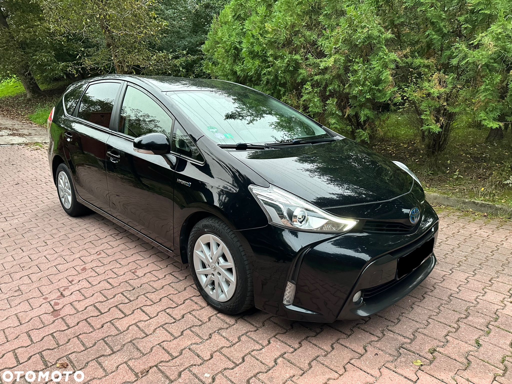 Toyota Prius+ (Hybrid) - 1