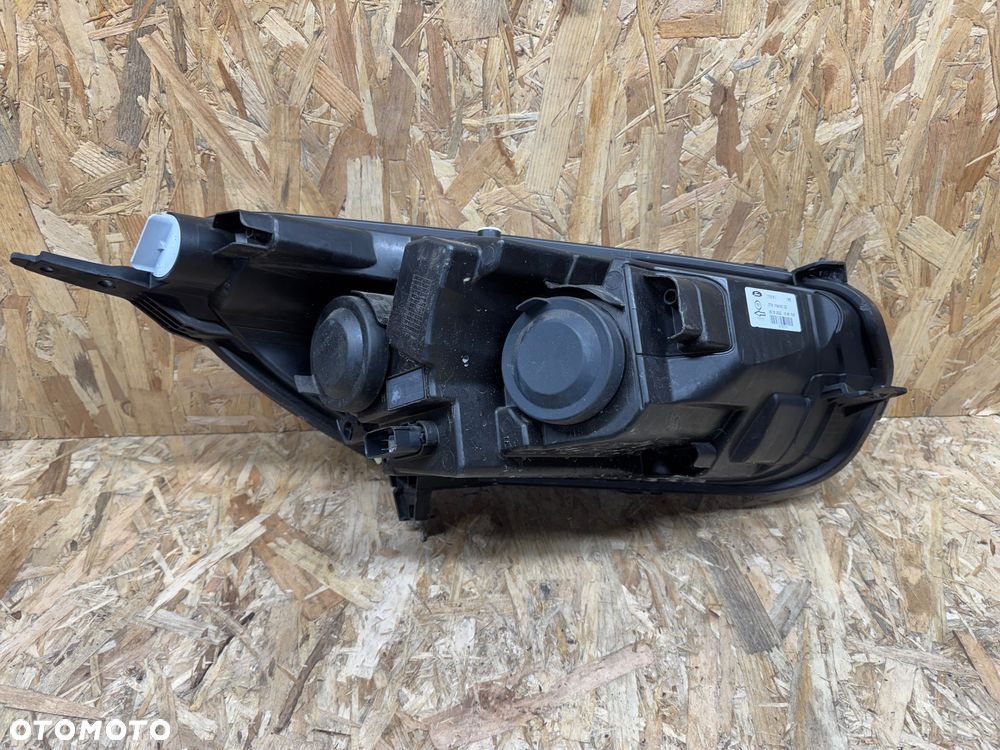 Przednia lewa lampa Ford transit courier - 3