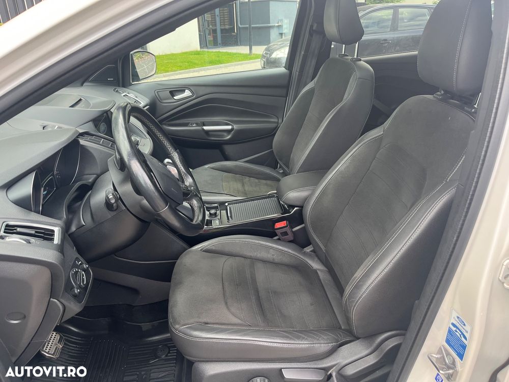 Ford Kuga 2.0 TDCi 4WD Powershift ST-Line - 7