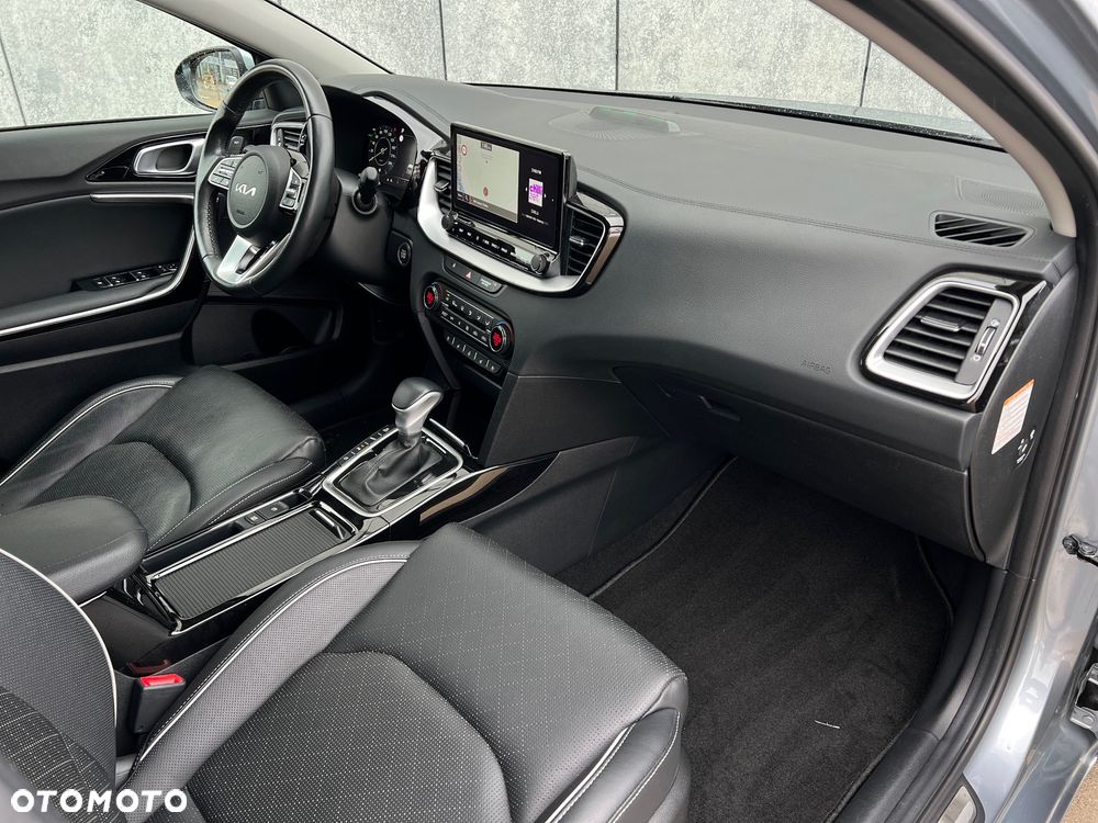 Kia Ceed 1.6 GDI DCT OPF Platinum Edition - 35
