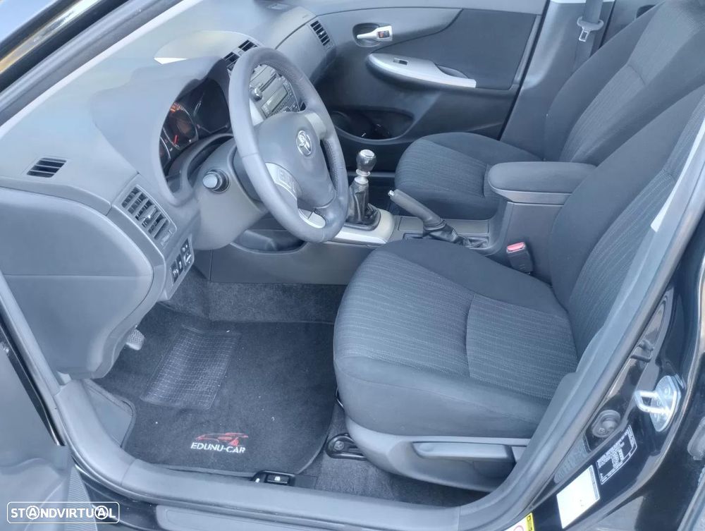 Toyota Corolla 1.4 D-4D Exclusive - 19