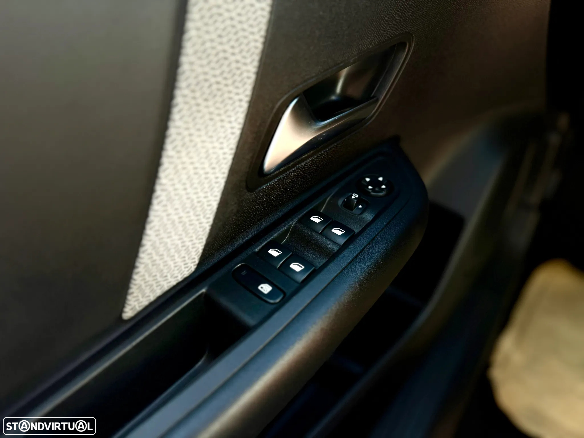 Citroën C4 1.2 PureTech Feel Pack EAT8 - 18