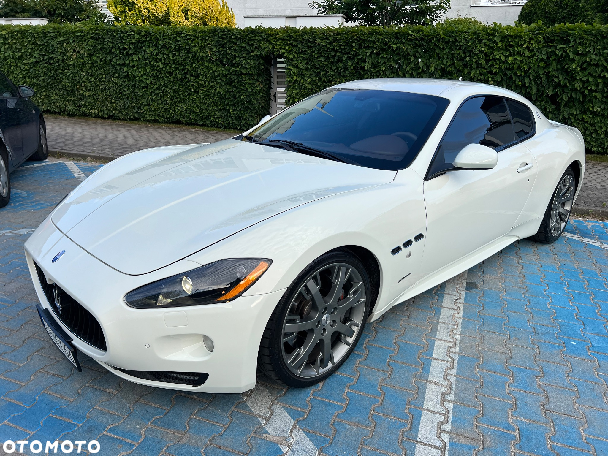 Maserati GranTurismo S Automatik - 12