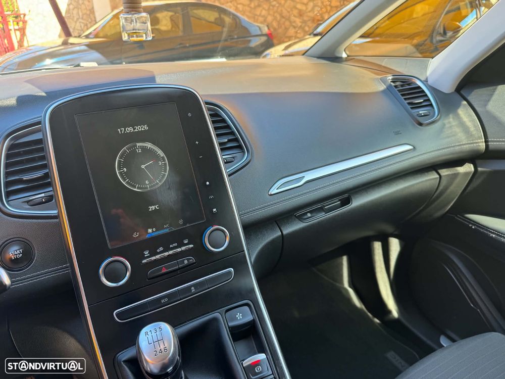Renault Grand Scénic - 11