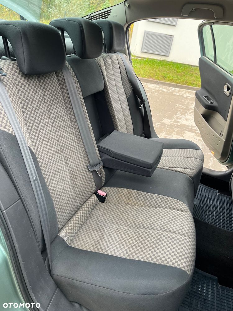 Renault Megane 1.6 Confort Privilege - 26