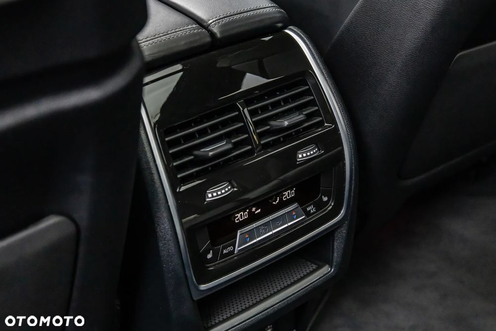 BMW X7 xDrive40d mHEV - 31