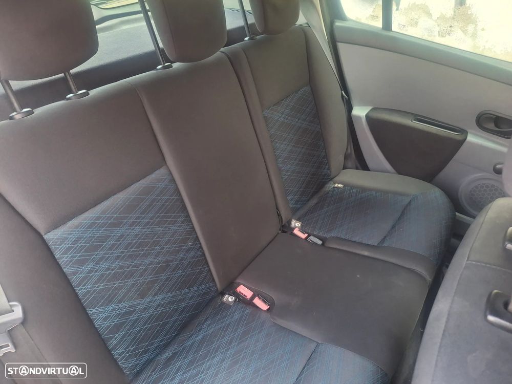 Renault Clio 1.5 dCi Confort - 11