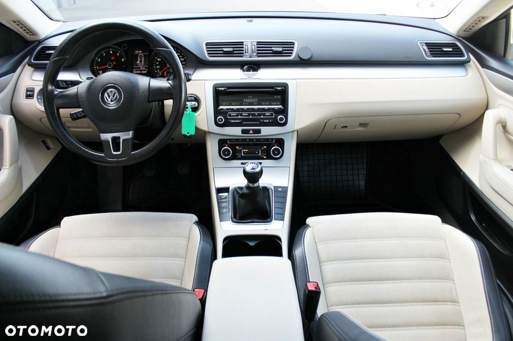 Volkswagen Passat CC - 13