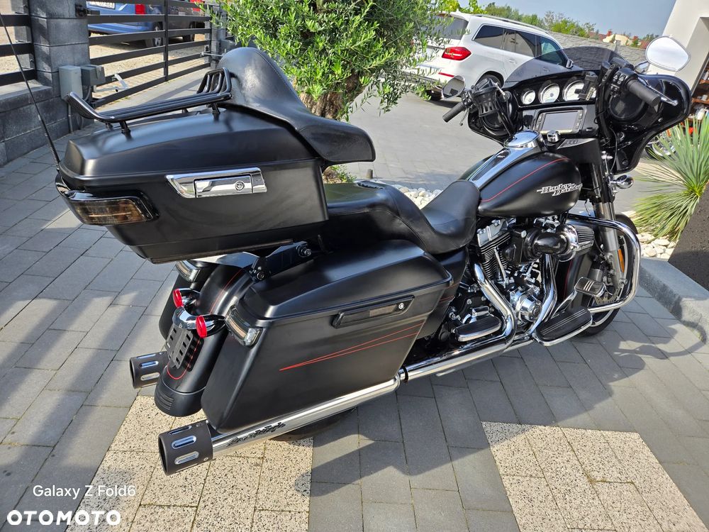 Harley-Davidson Touring Street Glide - 1