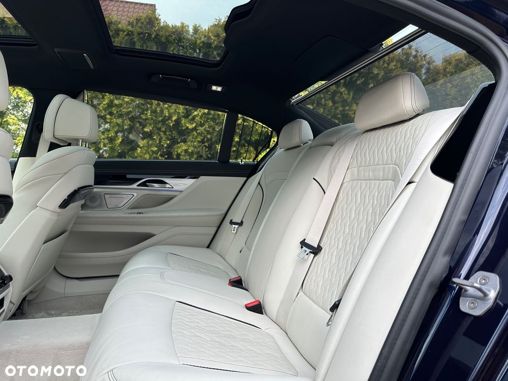 BMW Seria 7 745Le xDrive - 17