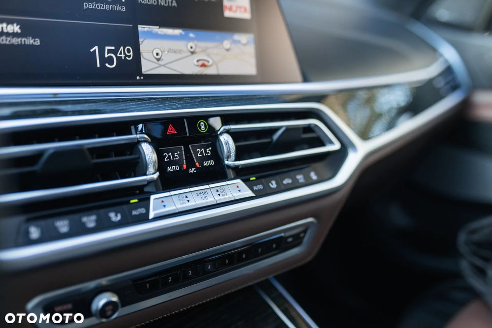 BMW X7 M50i sport - 25