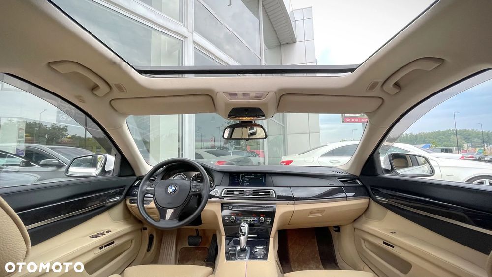 BMW Seria 7 750Li - 15