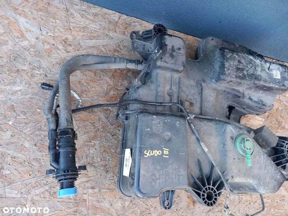 Zbiornik AdBlue Pompa Fiat Scudo Jumpy Expert III Vivaro C Proace II 1.5 BLUE HDI 2023r 4077148AD - 2