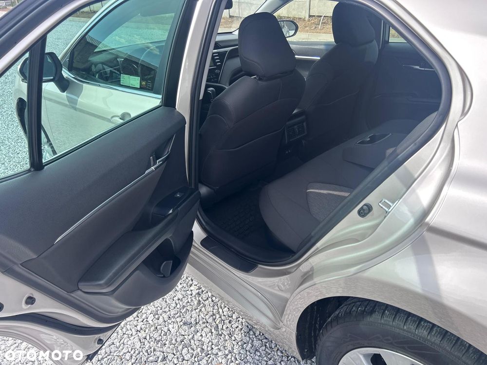 Toyota Camry 2.5 Hybrid Comfort CVT - 17