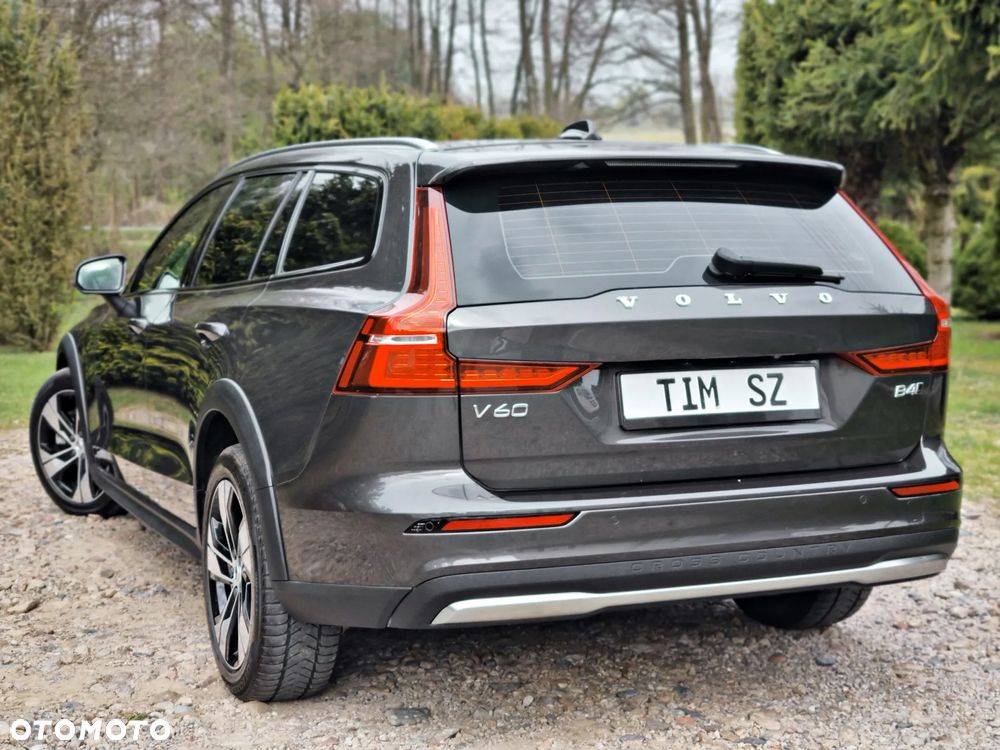 Volvo V60 Cross Country B4 D AWD Ultimate - 10