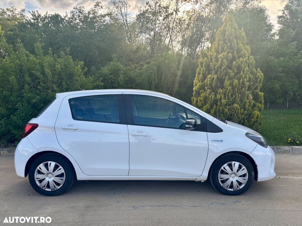 Toyota Yaris 1.5 VVT-i HSD Luna - 3